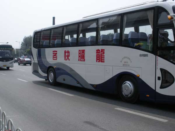 鴻鳴園區(qū)地鐵接駁班車,解決園區(qū)與地鐵間接駁往返及成本問(wèn)