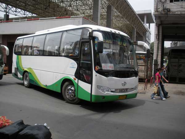 【鴻鳴深圳團建包車】公司團建,如何找到合適的大巴包車